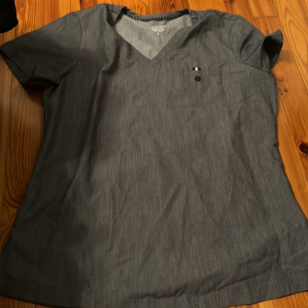 Scrub set - Picture 2 of 2